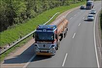 Ein Niederl�ndischer Mercedes-Benz Actros (vermutlich 2554) der Spedition SCHAVEMAKER f�hrt Richtung Norden. (09.05.2008)