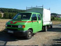 VW T4 des Bauunternehmemns  ZIEGLER  als Doppelkabiner mit Pritsche und Planenaufbau steht auf einer Baustelle in 36100 Petersberg-Marbach, September 2012