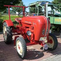Porsche Junior steht bei der Oldtimerveranstaltung in Angersbach, September 2012 