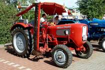 G�ldner Burgund steht bei der Oldtimerveranstaltung in Angersbach, September 2012 

