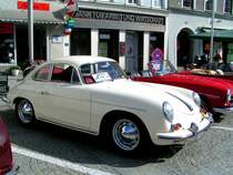 PORSCHE-1600 hat schon den Reisekoffer am Heck zur zweit�gigen Oldtimerralley angebracht; 080621