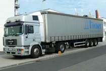 MAN von  hecker-Glastechnik  verbringt sein Wochenende in Taunusstein-Neuhof, September 2012

