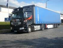 Dieser Renault-LKW stand an einem Abend im Bergener Industriegel�nde.