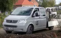 VW T5 von Stra�enbau Kreiter auf dem Gel�nde des ehemaligen G�terbahnhofs Rostock, 9.10.2012