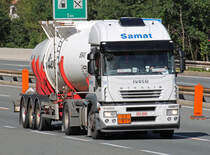 Iveco Stralis 450 von  Samat  aus Belgien ist mit einer Ladung Tetrahydrothiophen auf der Brennerautobahn Richtung Italien unterwegs, 28.08.2012