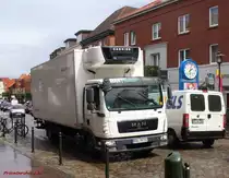 MAN K�hllaster von MAN Rent in der M�llner Innenstadt, Juli 2012