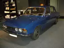 Triumph 2500 TC. 1969 - 1977. Unter der Modellbezeichnung 2000 war der Wagen bereits 1963 erschienen. 1969, mit dem Faceliftdas an die Front des Sportwagen Stag angelehnt war, erfolgte auch die Einf�hrung des 2.5l 6-Zylinderreihenmotors. Historicar Duisburg am 21.10.2012.