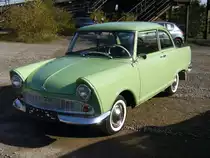 DKW Junior. 1959 - 1963. W�hrend der f�nfj�hrigen Bauzeit liefen 118.968 Autos von den Ingolst�dter B�ndern. Der 3-Zylinderreihenzweitaktmotor mit 741 cm� Hubraum leistet 34 PS. Besucherparkplatz der Historicar Duisburg am 21.10.2012.