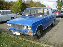 Limousine Lada 1500 aus der Hansestadt Rostock (HRO) fotografiert beim 9. Oldtimertreffen am HEROS-Ostprodukte-Discounter, Rostock/Broderstorf [27.10.2012]