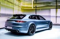 Porsche Panamera Sports Tourer Concept (Heckansicht). Ausgestellt auf einem rollenden Platform auf der Pariser Automesse (10.11) 2012