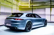Porsche Panamera Sports Tourer Concept (Heckansicht). Ausgestellt auf einem rollenden Platform auf der Pariser Automesse (10.11) 2012