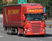 Scania R480 von  Boyle  aus Gro�britannien ist auf der Brennerautobahn in Richtung S�den unterwegs, 28.08.2012