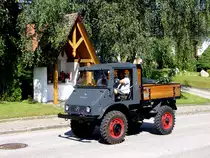 UNIMOG-411 am Weg zur Oldtimerveranstaltung Stehrerhof; 120708