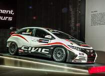 Honda tritt ein ins WTCC mit diesem Civic, die zwei Chaffeuren sind: G. Tarquini und T. Monteiro (Foto: Automesse Paris 11.10.2012)