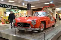 Mercedes 300 SL Fl�gelt�rer, Flughafen Frankfurt, 03.11.2011