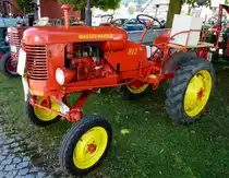 Massey Harris Pony 812, amerikanischer Ackerschlepper mit 18PS, Baujahr 1952, Oldtimertreffen Winterstettenstadt, Aug.2012 