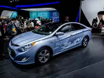 Hyundai i40 Hybrid. (Automesse Paris 11.10.2012)