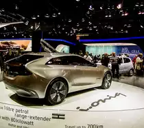 Hyundai I-oniq, meiner Meinung nach �hnelt sich das Heck an den Volvo V40. (Automesse Paris 11.10.2012)
