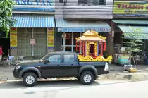 Pickup mit Altar, Saigon, Vietnam, 05.11.2011
