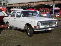 Limousine GAZ M 2410  Wolga  aus dem Havelland-Kreis (HVL) gesehen beim 6. Oldtimertreffen im ex. KIW  Vorw�rts  in Schwerin [07.10.2012]
