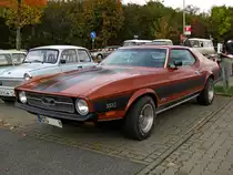 Coup� FORD Mustang aus der Hansestadt Stralsund (HST) fotografiert beim 9. Oldtimertreffen am HEROS-Ostprodukte-Discounter, Rostock/Broderstorf [27.10.2012]
