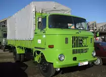 Pritschenwagen mit Plane IFA W 50 aus dem Landkreis Nordwestmecklenburg (NWM) gesehen beim 6. Oldtimertreffen im ex. KIW  Vorw�rts  in Schwerin [07.10.2012]