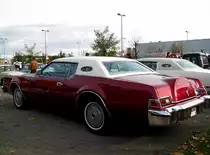 Coup� Lincoln Continental Mark IV aus dem ehem. Landkreis Nordvorpommern (NVP) fotografiert beim 9. Oldtimertreffen am HEROS-Ostprodukte-Discounter, Rostock/Broderstorf [27.10.2012]