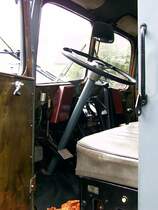 Blick in das  hochmoderne  Fahrerhaus des Tatra 141.