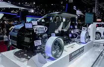 Mitsubishi Outlander halbiert. (Automesse Paris am 11.10.2012)