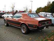 Coup FORD Mustang aus der Hansestadt Stralsund (HST) fotografiert beim 9. Oldtimertreffen am HEROS-Ostprodukte-Discounter, Rostock/Broderstorf [27.10.2012] 