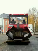 Asphaltfertiger V�gele Super 1800-2 auf einer Baustelle in Zeulenroda. 11.10.2012