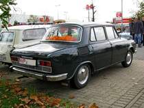 Limousine koda S 100 aus dem ehem. Landkreis Nordvorpommern (NVP) fotografiert beim 9. Oldtimertreffen am HEROS-Ostprodukte-Discounter, Rostock/Broderstorf [27.10.2012]