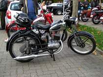 Motorrad MZ RT 125/2,fotografiert beim 9. Oldtimertreffen am HEROS-Ostprodukte-Discounter, Rostock/Broderstorf [27.10.2012]