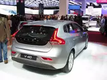 R�ckansicht des Serienm��iger Volvo V40. (Automesse Paris am 11.10.2012)