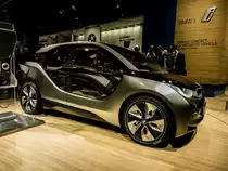Seitenansicht des BMW i3 Concept. Die grosse Seitenfenster machen das Auto Individuell, einzigartig und gut aussehen (gefällt mir persönlich auch sehr), sind aber leider nicht so sehr praktisch. (Automesse Paris am 11.10.2012)