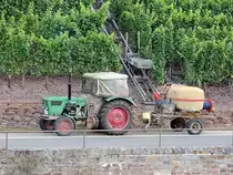 DEUTZ-D4006; 35PS; 2800ccm; im Bereich der Weinberge des R�berberger-Domherrenberg; 120823