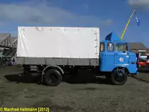 Pritschenwagen mit Plane IFA W 50 des ehem. VEB KfL Wismar aus dem Landkreis Nordwestmecklenburg (NWM) gesehen beim 6. Oldtimertreffen im ex. KIW  Vorw�rts  in Schwerin [07.10.2012]
