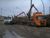 Als ich den MAN und Mercedes am 12.November 2012 auf der Ladestrae in Bergen/Rgen fotografierte war noch lange kein Feierabend in Sicht.