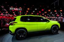 Der Peugeot 2008 hat eine ungewöhnliche seitenansicht mit dem höheren Fensterniveu. (Gesehem auf dem Pariser Automesse am 11.10.2012)