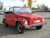 K�belwagen VW W 181 aus der Hansestadt Rostock (HRO) fotografiert beim 9. Oldtimertreffen am HEROS-Ostprodukte-Discounter, Rostock/Broderstorf [27.10.2012]