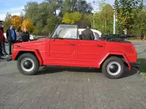 K�belwagen VW W 181 aus der Hansestadt Rostock (HRO) fotografiert beim 9. Oldtimertreffen am HEROS-Ostprodukte-Discounter, Rostock/Broderstorf [27.10.2012]