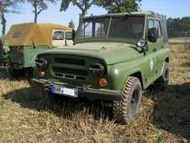 Gelndewagen UAZ 469 der ehem. Volkspolizei -VP- aus dem Landkreis Barnim (BAR) fotografiert beim 6. groe TATRA-Treffen Seehausen/Altmark [20.09.2009]