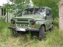 Gelndewagen UAZ 469 der  Deutschen Volkspolizei -VP-  aus dem Landkreis Barnim (BAR) fotografiert beim 11. Perleberger Oldtimer- und Militrfahrzeugtreffen, Flugplatz Perleberg [12.07.2009]