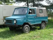 Gel�ndewagen LUAZ-969 beim 12. Perleberger Oldtimer- und Milit�rfahrzeugtreffen, Flugplatz Perleberg [10.07.2010]
