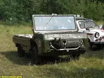 schwimmf�higer Verwunderentransporter LUAZ-967,fotografiert beim 11. Perleberger Oldtimer- und Milit�rfahrzeugtreffen, Flugplatz Perleberg [12.07.2009]