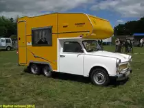 Reisemobil Karmann/Trabant Luxus aus dem Landkreis Uckermark (UM) fotografiert beim Oldtimertreffen in Gnoien [25.06.2011]