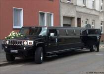 Die moderne Kutsche f�r die Braut. Hummer H2, Stretchlimousine. 12 Sitzpl�tze, 6-Liter V8 Motor mit 320PS, Allradantrieb und Gel�ndebereifung. Wanne-Eickel 28.06.2008