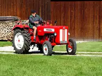 IHC-B414, tuckert mit seinen 41PS zur Oldtimerveranstaltung nach Polling; 120624