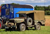 Dodge T-214, ehemalig US-Army, auf dem Treckerfest in Eu-Kirchheim - 25.08.2012