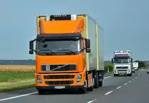 Volvo FH H�ngerzug mit Kofferaufbau bei Heimerzheim - 21.09.2012
